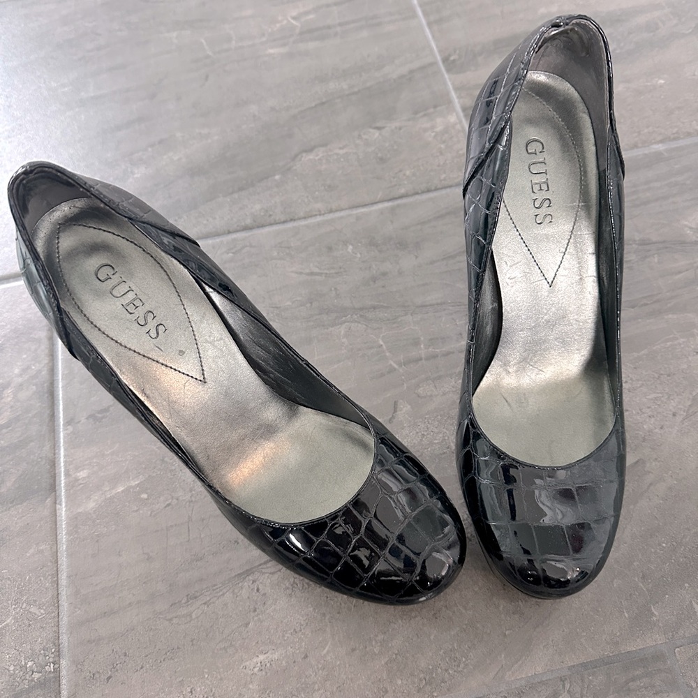 Size 9 Guess black patent high heel
